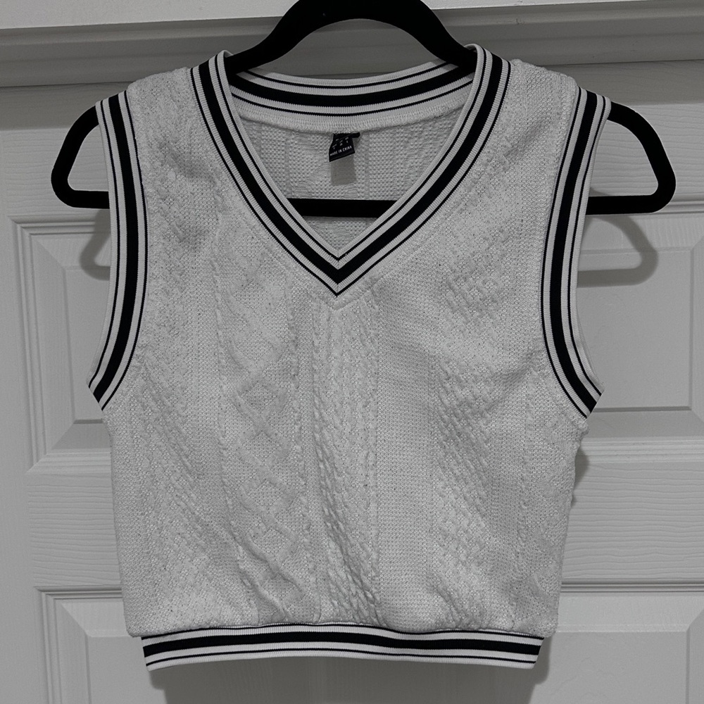 Sleeveless sweater vest